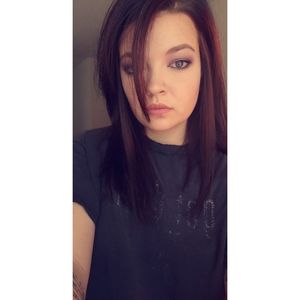 Meet your Posher, Devin